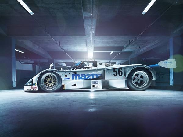 Photograph Toshi Oku Mazda Garage on One Eyeland